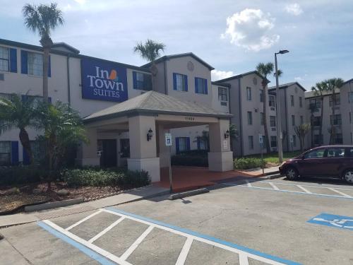 Фотография мотеля InTown Suites Extended Stay Select Orlando UCF