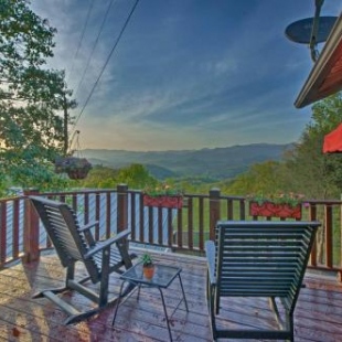 Фотография гостевого дома Quaint Bryson City Cottage with Smoky Mountain Views!