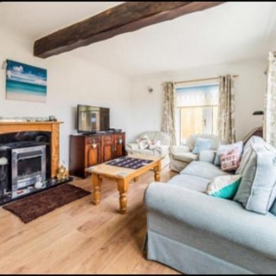Фотография гостевого дома Lovely large cottage - sleeps 11, 4 bedrooms Cromer Norfolk