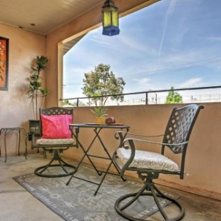 Фотография гостевого дома Unique Long Beach House with Garden, Grill and Balcony!