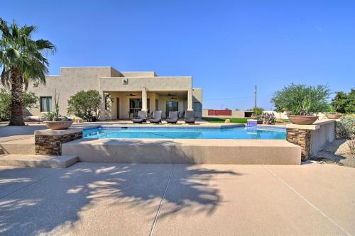 Фотографии гостевого дома 
            Adobe Arizona Home with Amazing 360 Mountain Views!