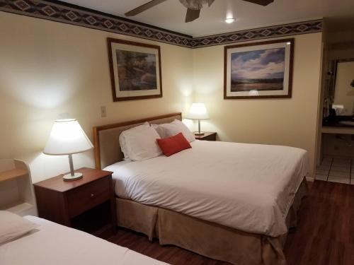 Фотография мотеля Alamo Inn & Suites Downtown