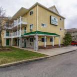 Фотография мотеля HomeTowne Studios by Red Roof Louisville