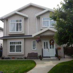 Фотографии гостевого дома 
            Clean Quiet Comfortable suite; Coquitlam Center