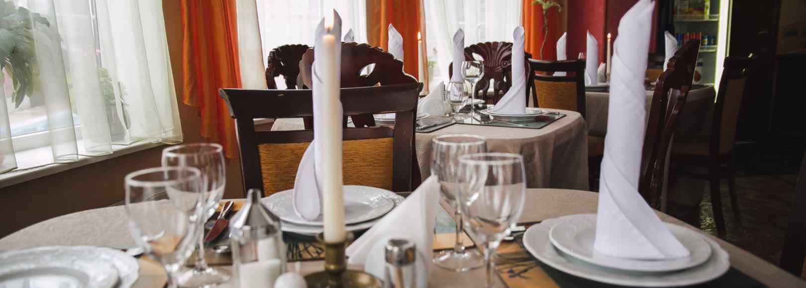 Фотография банкетного зала Красный зал Ренессанс