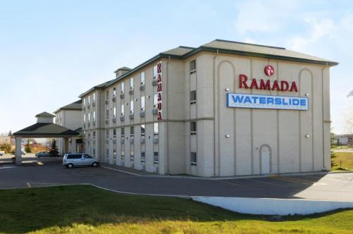 Фотография гостиницы Ramada by Wyndham Red Deer Hotel & Suites