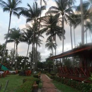 Фотографии гостиницы
Lipa Lodge Beach Resort
