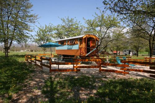 Фотография гостевого дома Roulottes au pied du Vercors