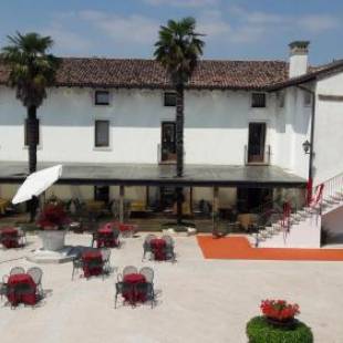 Фотографии гостиницы 
            Hotel In Sylvis