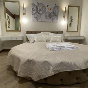 Фотография квартиры Апартаменты двухкомнатные ВИП 5 Дворик Друзей