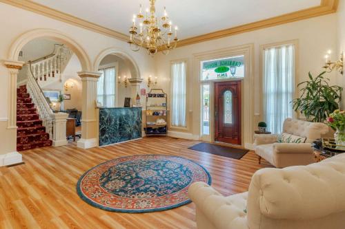 Фотография гостиницы The Carriage House Inn Newport, Ascend Hotel Collection