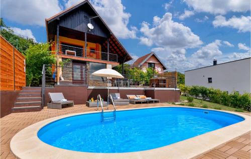 Фотографии гостевого дома 
            Awesome home in Sveti Ivan Zelina w/ Outdoor swimming pool, Jacuzzi and 2 Bedrooms