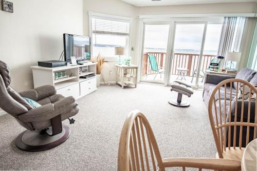 Фотография гостевого дома Beach Room 323