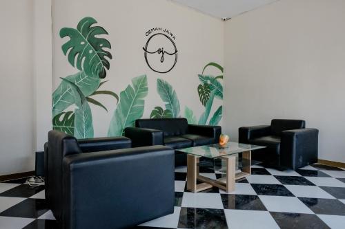 Фотография гостиницы Vaccinated Staff - OYO 1475 Oemah Jawa Family Residence