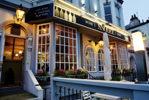 Фотографии мини отеля
Snooze