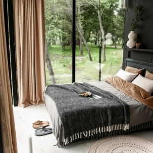 Фотография Коттеджа Частный Дом на Берегу Реки с Приватной Террасой и Джакузи