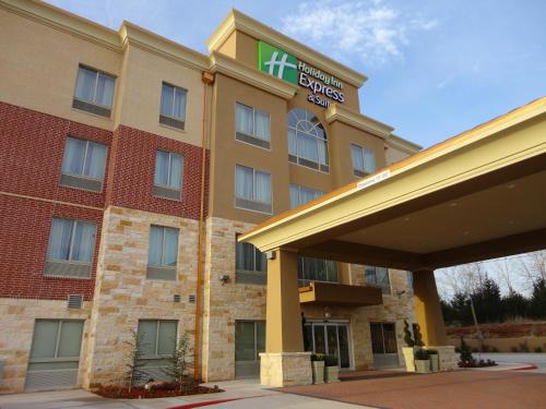 Фотография гостиницы Holiday Inn Express and Suites Oklahoma City North, an IHG Hotel