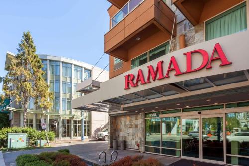 Фотография гостиницы Ramada by Wyndham Vancouver Airport