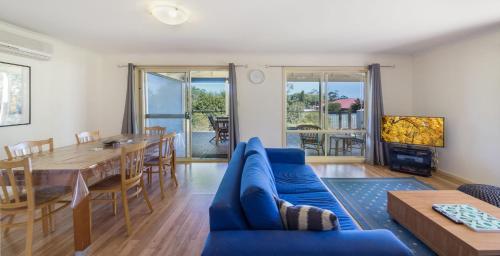 Фотография гостевого дома Carrawaves - 73 LaRonde