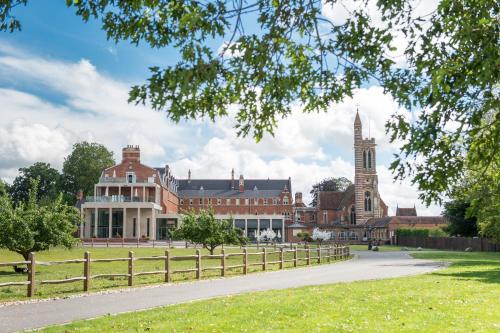 Фотография гостиницы Stanbrook Abbey Hotel, Worcester