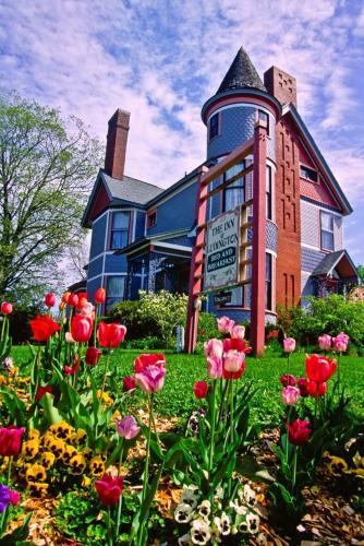 Фотографии мини отеля
The Inn at Ludington