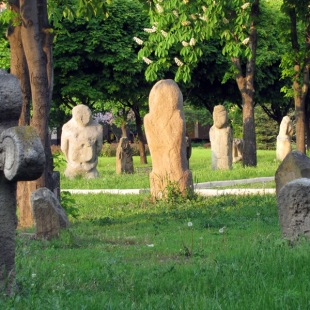 Фотография памятника Каменные бабы