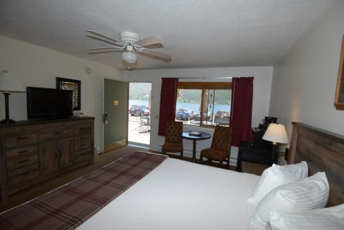 Фотография мотеля Western Riviera Lodging