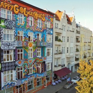 Фотография хостела Happy Go Lucky Hotel + Hostel