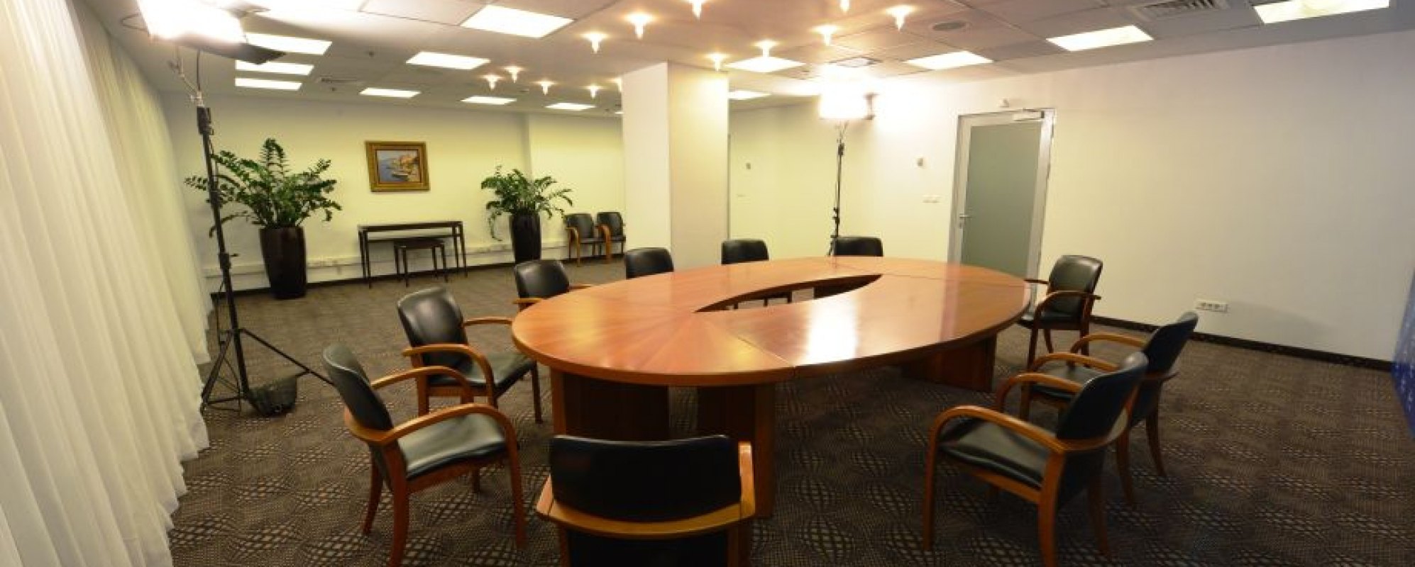 Фотографии конференц-зала В на 60 человек