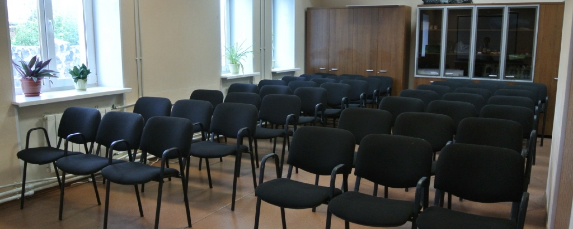 Фотографии конференц-зала МБУ "Бизнес-инкубатор "Орский"