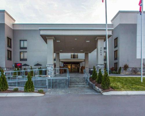 Фотография гостиницы Quality Suites Nashville Airport
