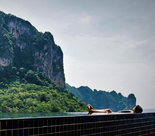 Фотография гостиницы Avani Ao Nang Cliff Krabi Resort - SHA Extra Plus