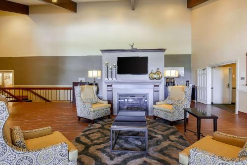 Фотография гостиницы Clarion Inn Conference Center Harpers Ferry