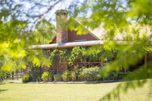 Фотография гостевого дома Silky Oak Cottage