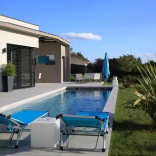 Фотографии мини отеля
Maison Cube