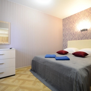 Фотография квартиры Квартира Центр города: двухкомнатная квартира посуточно