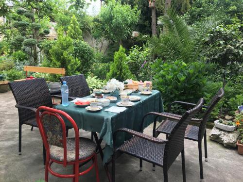 Фотографии мини отеля
Irma's Garden Inn