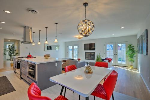 Фотография гостевого дома Modern Home with Patio by the Ocean - Walk to Beach!