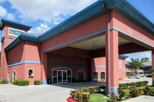 Фотография гостиницы Quality Inn & Suites at The Outlets Mercedes/Weslaco