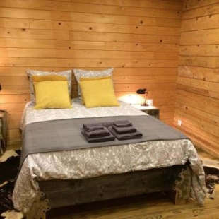 Фотография гостевого дома LA BRASSERIE Charmante chambre atypique dans maison bois BBC
