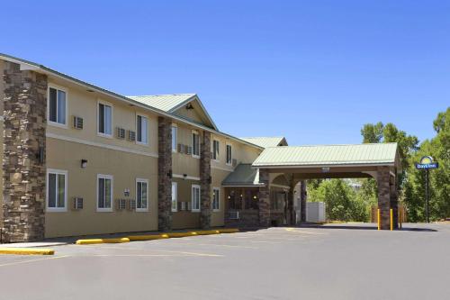 Фотографии гостиницы 
            Days Inn & Suites by Wyndham Gunnison