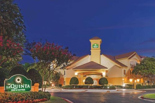 Фотография гостиницы La Quinta by Wyndham Dallas - Addison Galleria