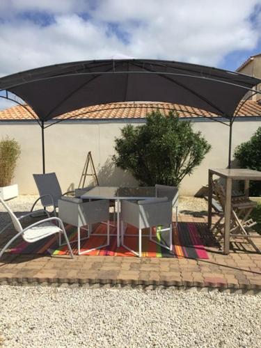 Фотография гостевого дома Maison de 2 chambres avec jardin clos et wifi a Saint Pierre d'Oleron a 1 km de la plage