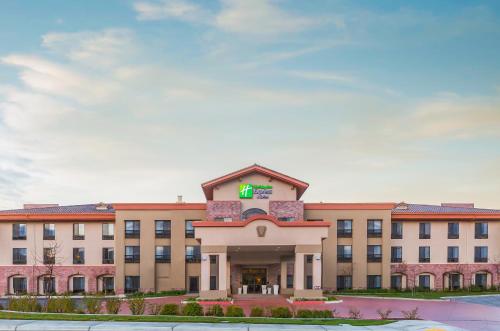 Фотография гостиницы Holiday Inn Express Hotel & Suites Atascadero, an IHG Hotel