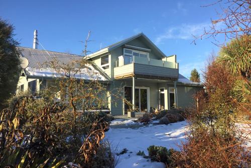 Фотографии гостевого дома 
            Smithy's