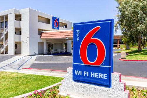 Фотография гостиницы Motel 6 Tempe, AZ Phoenix Airport Priest Dr