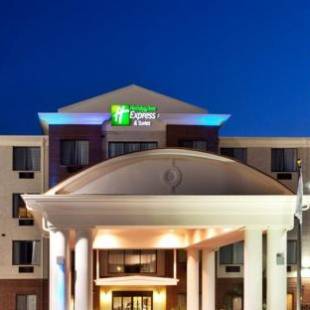 Фотографии гостиницы 
            Holiday Inn Express Hotel & Suites Biloxi- Ocean Springs, an IHG Hotel