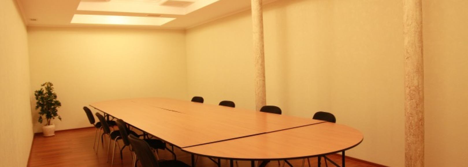 Фотография комнаты для переговоров Малая переговорная