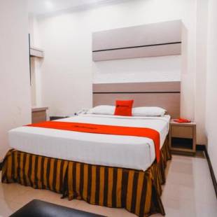 Фотографии гостиницы 
            Reddoorz Plus near Makassar Town Square