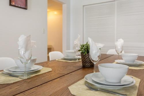 Фотографии апарт отеля 
            The Tides Ocean Luxury Suites